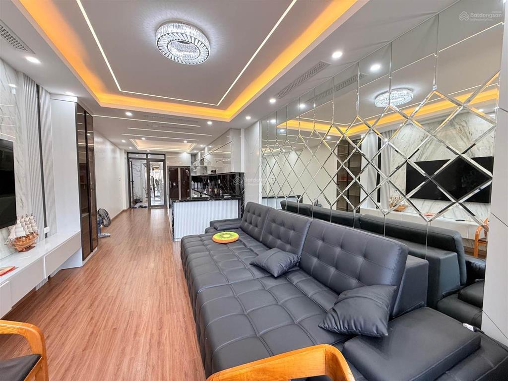 Cần bán nhà phân lô phố tam trinh gần minh khai timecity, 65m2 7 tầng thang máy, ô tô tránh