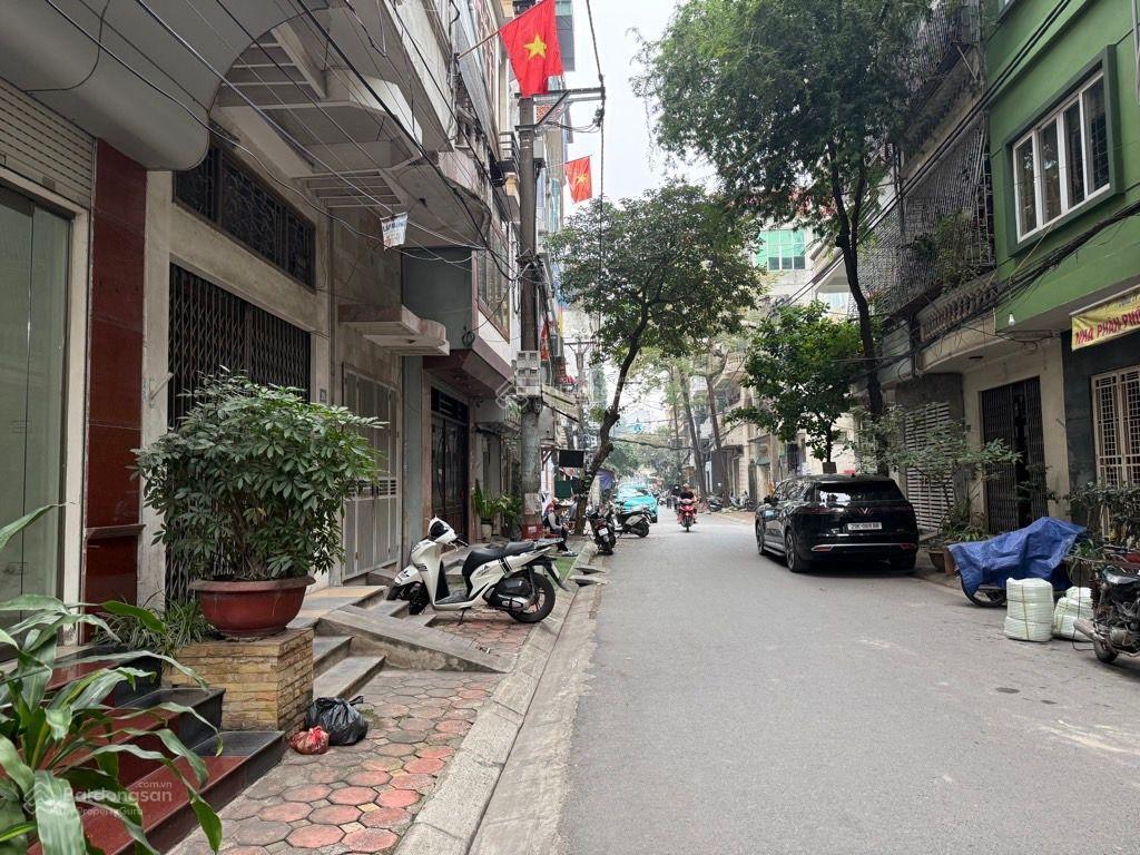 Cần bán nhà phân lô phố tam trinh gần minh khai timecity, 65m2 7 tầng thang máy, ô tô tránh