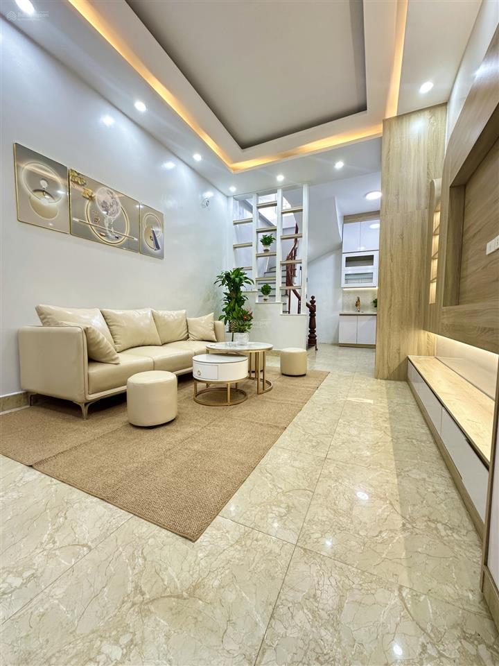 Bán nhà hồ đền lừ  tân mai, 35m² 5t gần hồ, cách ô tô tránh 15m, cách bãi gửi xe 30m, gần phố
