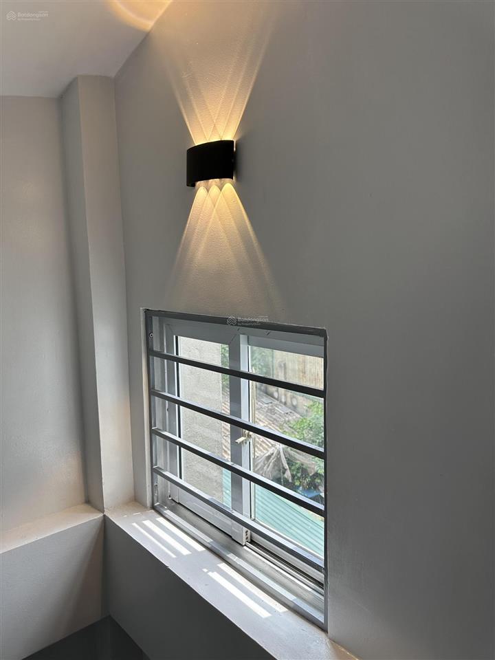 Bán nhà hồ đền lừ  tân mai, 35m² 5t gần hồ, cách ô tô tránh 15m, cách bãi gửi xe 30m, gần phố