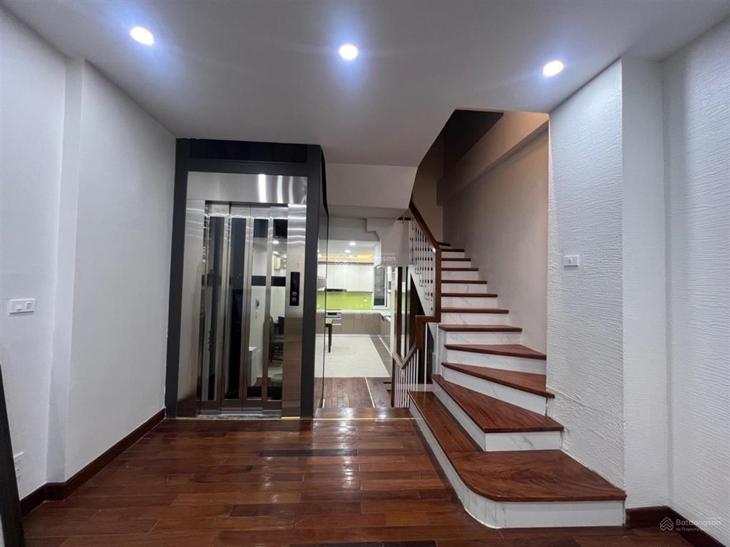 Bán nhà phân lô phố lê thanh nghị, ô tô tránh, gần phố, dt 70m2, 5 tầng, giá 26 tỷ