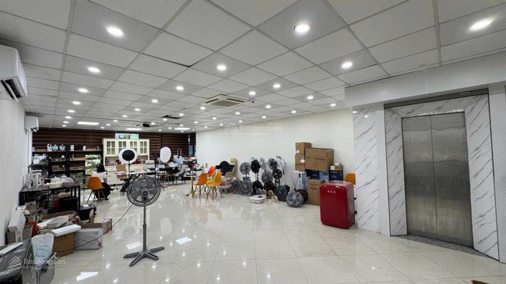 Bán nhà mặt phố minh khai, 80m2  mặt tiền 5.5m, 8 tầng thang máy, vỉa hè rộng, vị trí đẹp