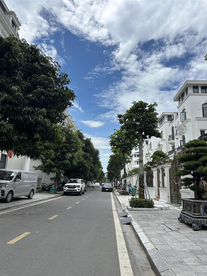 Cần tiền bán nhanh căn liền kề louis city hoàng mai, hoàn thiện thang máy nội thất cơ bản, 27.5 tỷ