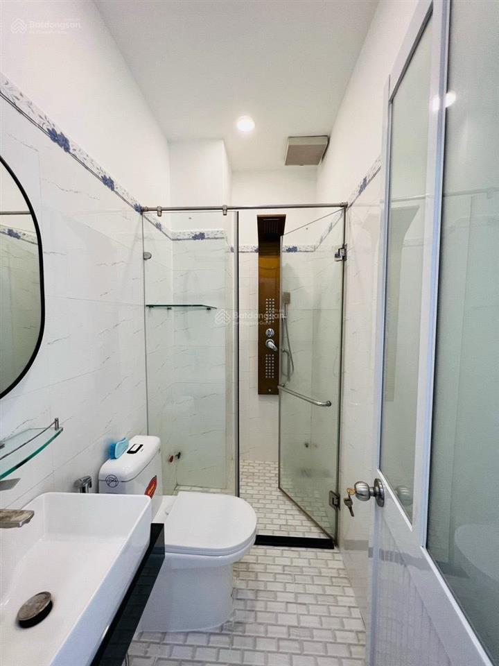 Ngộp ngân hàng tòa nhà chdv dt 7x23m nở hậu 11m dòng tiền 150tr/tháng chỉ 23.7 tỷ