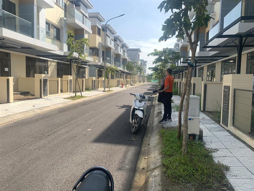 Giá hời nhà đẹp mặt tiền ql50, 1 trệt 3 lầu dtsd 241m2 cơ hội không phải lúc nào cũng có