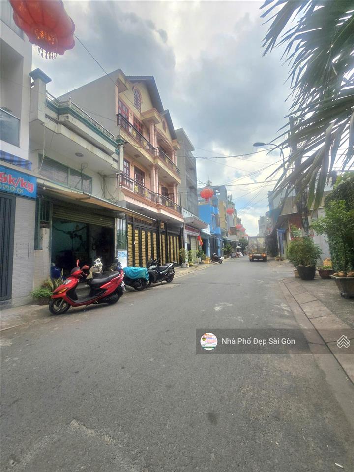 Giảm 1 tỷ bán nhanh, bán gấp nhà hxh 8m tân hươngtân phú.dt 4x14m đúc 3 lầu nhà còn mới chỉ 9.5 tỷ