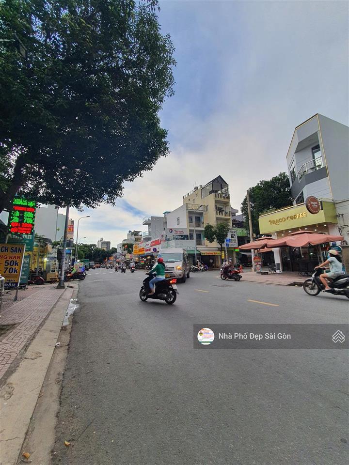 Bán nhà mtkd gò dầu  tân phú.dt 7x32  đúc 4 tấm  vị trí đẹp  gần aoen mall tân phú. nhỉnh 31 tỷ