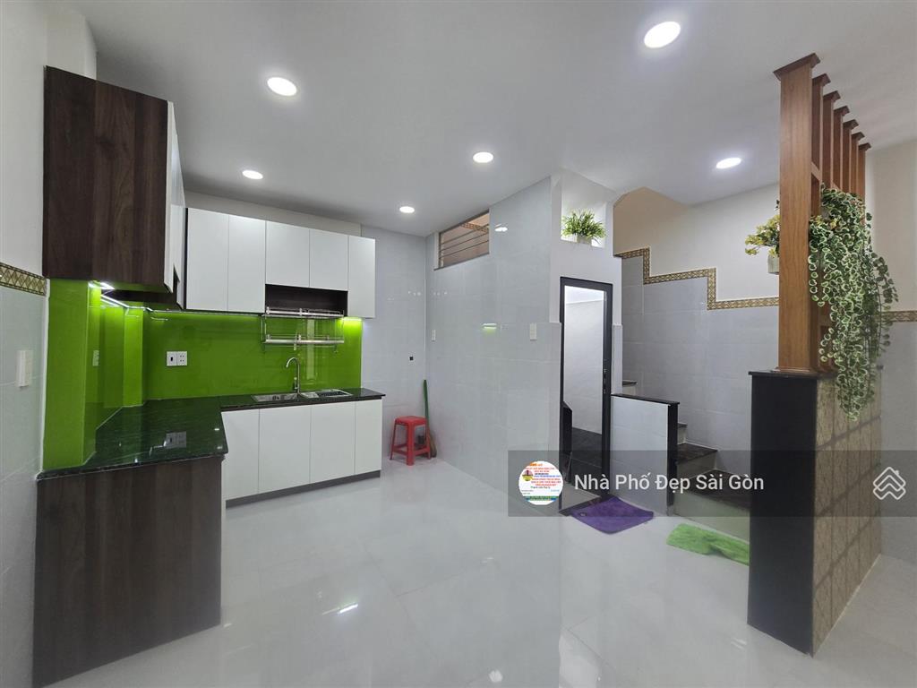 Hẻm nhất chi mai ngay nhà ga t3, tân bình. dt 4x10. đúc 1 lầu mới keng. giá rẻ nhỉnh 4 tỷ