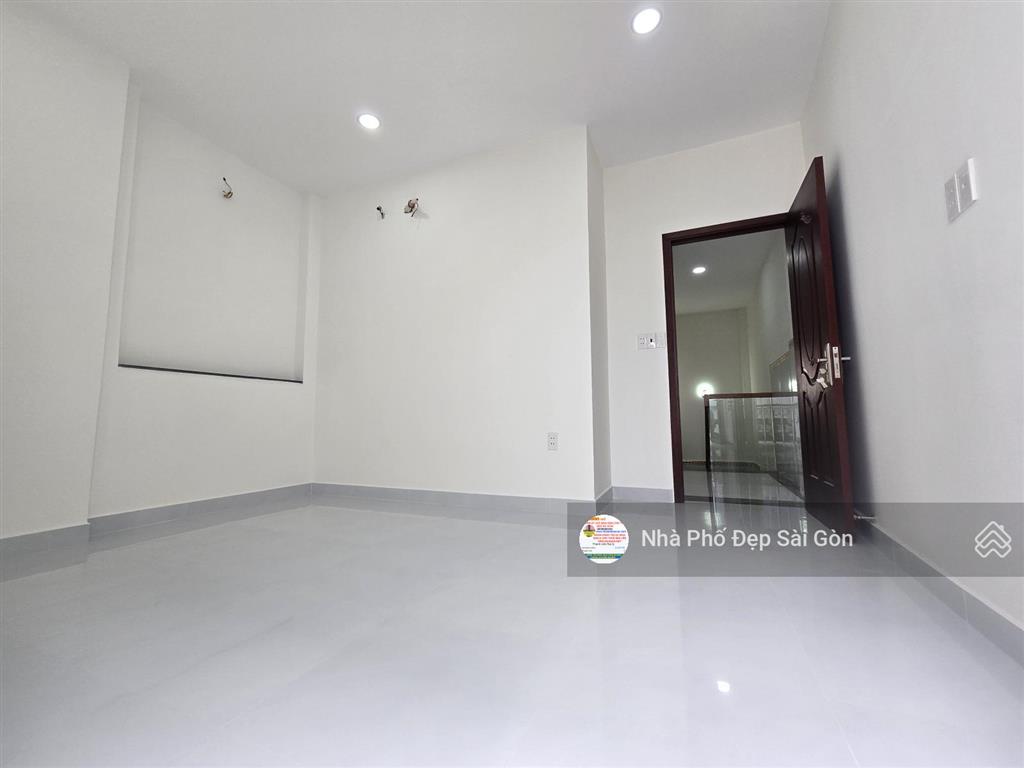 Hẻm nhất chi mai ngay nhà ga t3, tân bình. dt 4x10. đúc 1 lầu mới keng. giá rẻ nhỉnh 4 tỷ