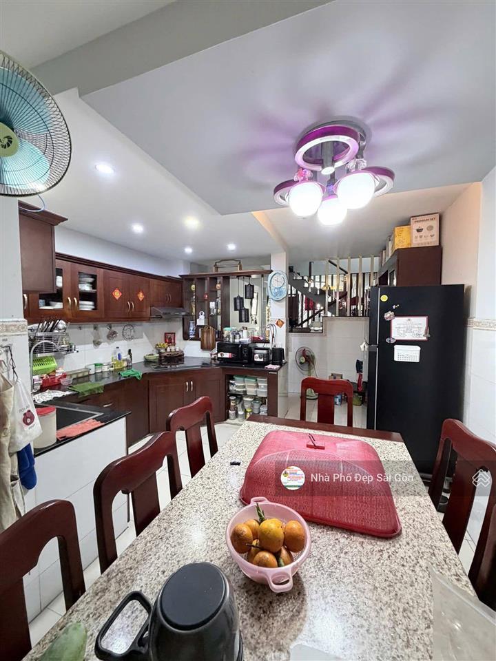Bán nhà mặt tiền 45 đỗ nhuận, tân phú. dt 4x18, đúc 4 tấm. giá rẻ hơn 9 tỷ