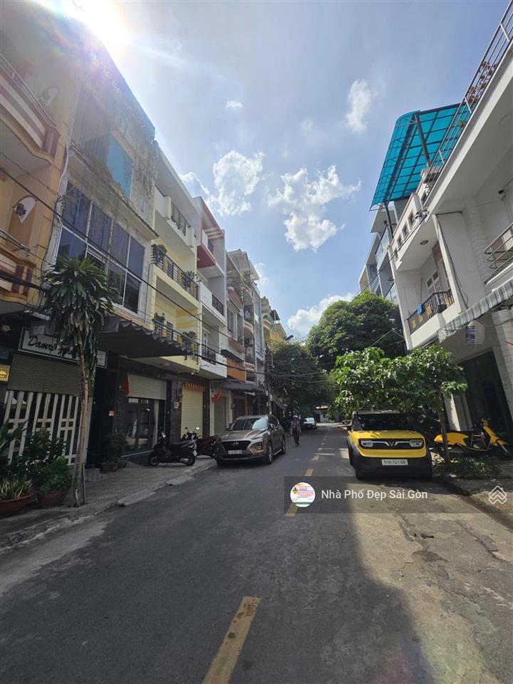 Bán nhà mtnb 12m đường khuông việt  tân phú. dt 4x12m  đúc 4 tầng  khu vip an ninh dân trí cao