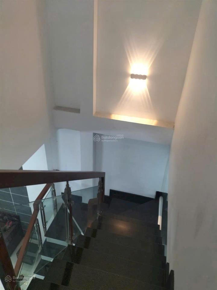Bán nhà 2 mặt hẻm 5m gò dầu  tân phú. dt 4x13  đúc 1 lầu  nhà đẹp ở ngay  chỉ hơn 5 tỷ