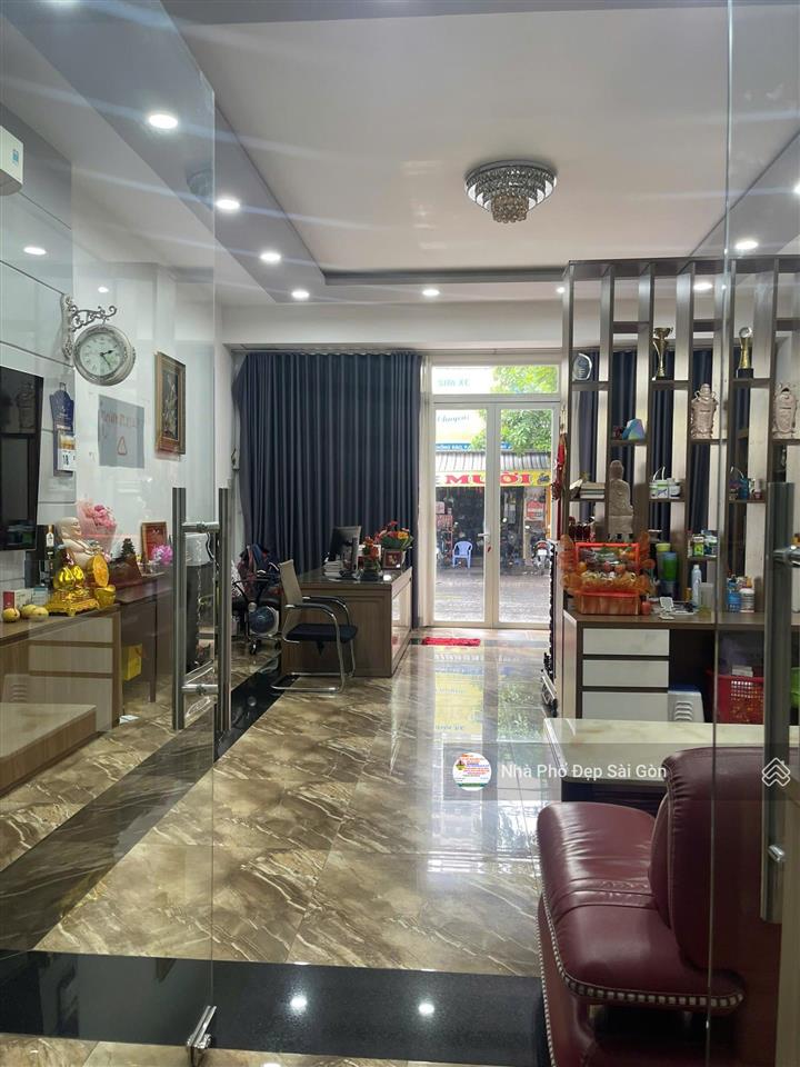 Siêu phẩm ngang khủng 6m  đúc 5 lầu, có thang máy. mt nguyễn hồng đào khu vip bàu cát