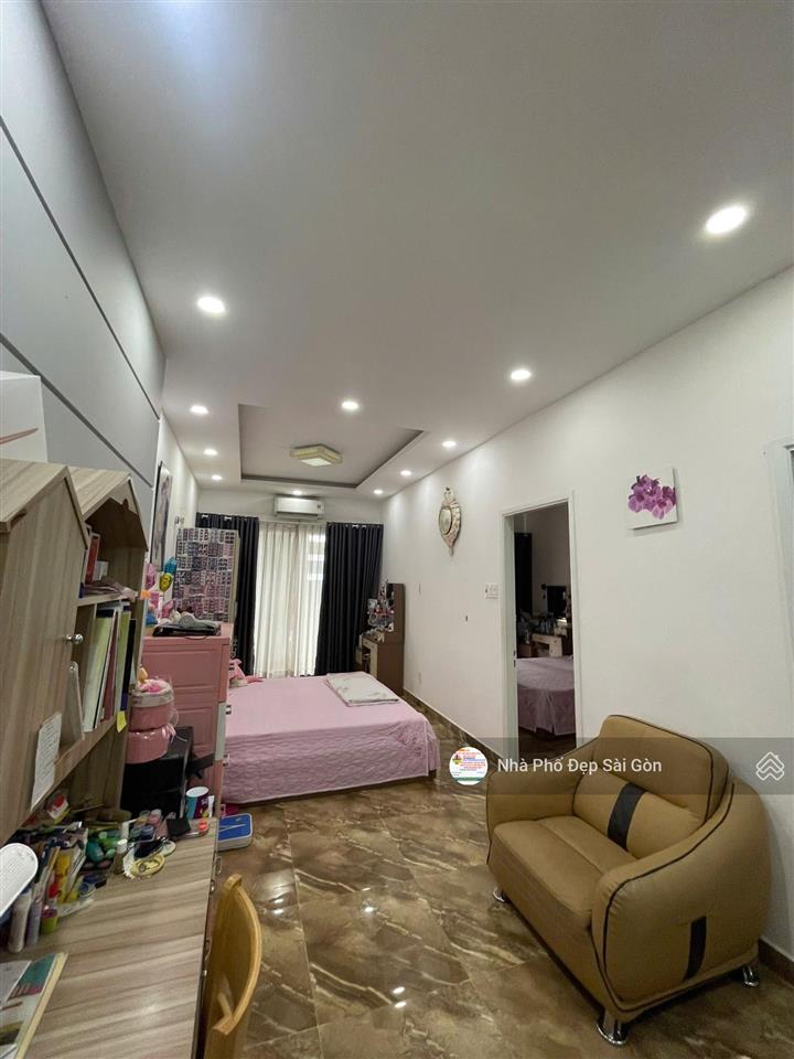 Siêu phẩm ngang khủng 6m  đúc 5 lầu, có thang máy. mt nguyễn hồng đào khu vip bàu cát