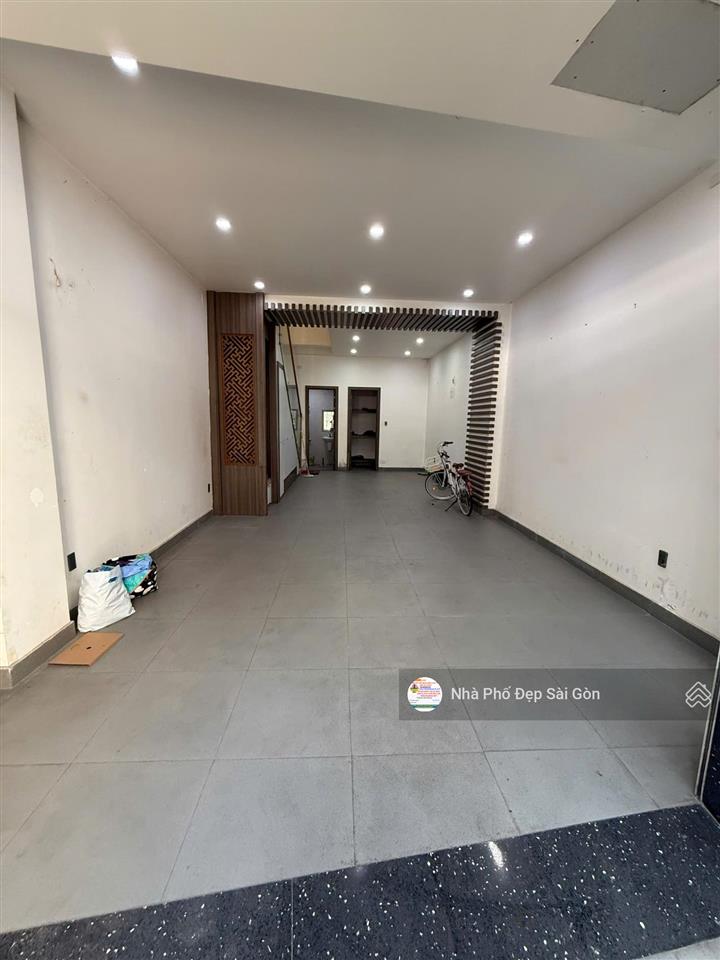 Bán nhà hxh lạc long quân, p9, tân bình. dt 5x14m  đúc 5 tầng nhà đẹp  ntcc