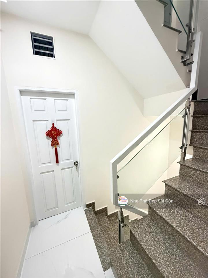 Mtkd tân sơn nhì, tân phú, dt 3.2x9m  đúc 1 trệt, 3 lầu, st, giá cực tốt chỉ 8.5 tỷ