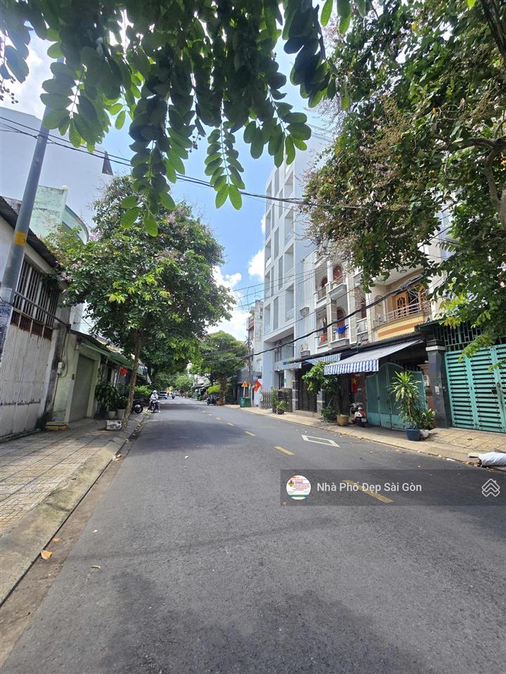 Bán nhà mt lê niệm, tân phú, dt 9x20m, kết cấu đúc 1 trệt + 3 lầu, st, giá tốt chỉ 24 tỷ