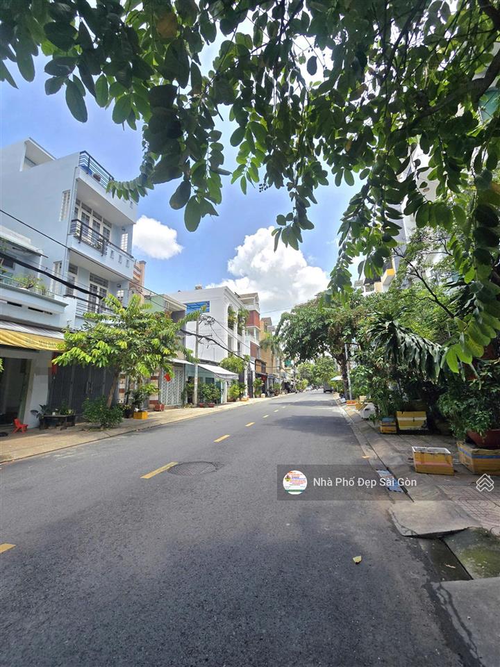Bán nhà mt lê niệm, tân phú, dt 9x20m, kết cấu đúc 1 trệt + 3 lầu, st, giá tốt chỉ 24 tỷ