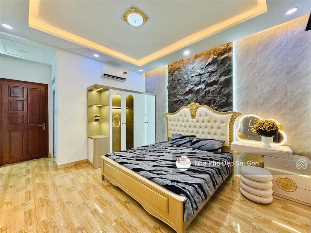 Siêu phẩm mtkd nguyễn văn khối  đúc 6 tầng  6 pn  7 wc  ntcc xịn sò