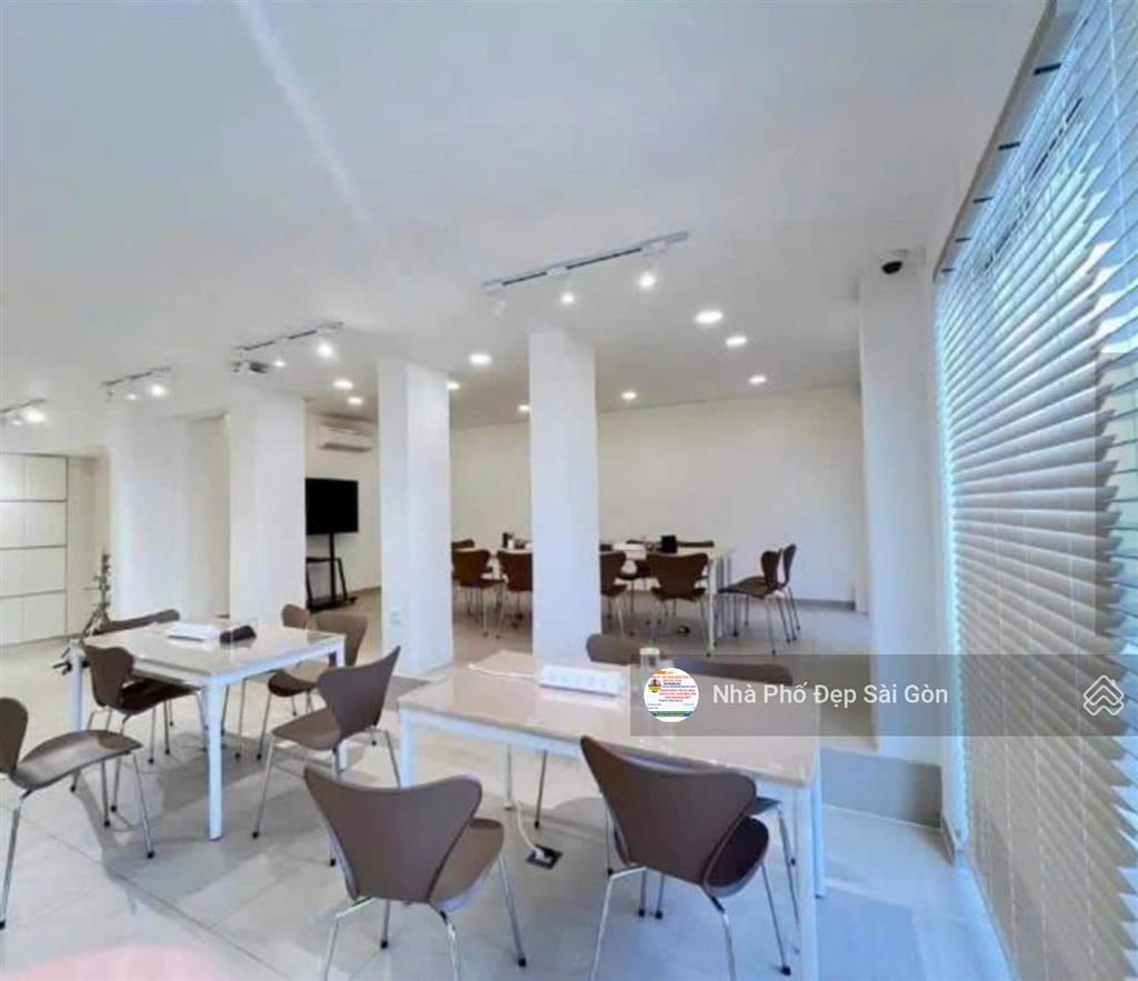 Cho thuê nhà nguyên căn mt bàu cát 3  dt 12x20  đúc 3 lầu  hơn 10 phòng