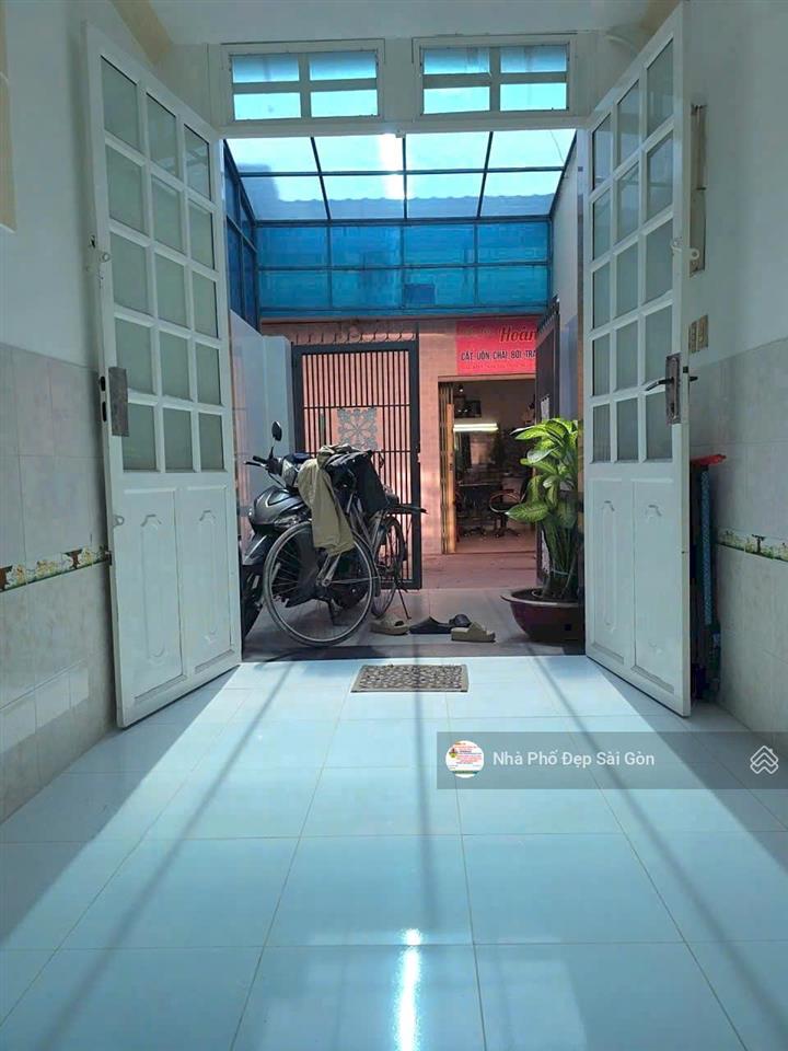 Chỉ nhỉnh 3 tỷ  bán nhà đúc 2 lầu, hẻm 3m trần văn quang, tân bình.