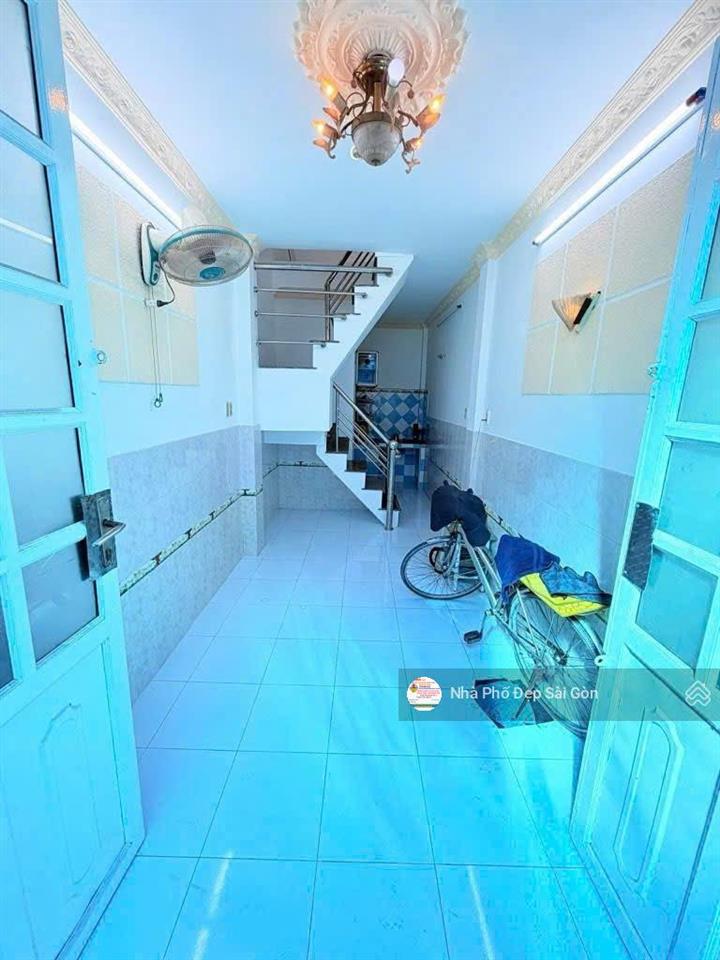 Chỉ nhỉnh 3 tỷ  bán nhà đúc 2 lầu, hẻm 3m trần văn quang, tân bình.