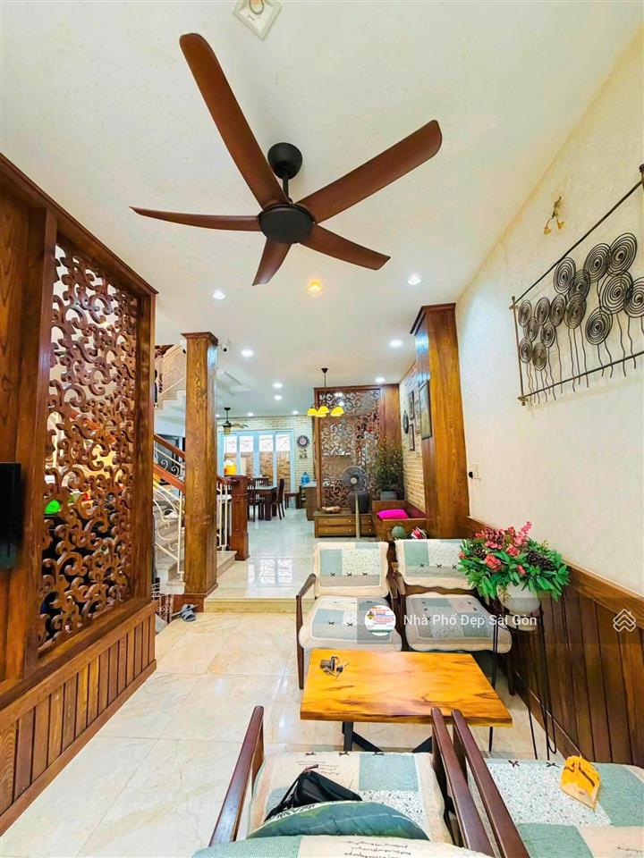 Villa phố hxh 12m đường c1, p13, tân bình. dt 6x15m, đúc 3 lầu, nhà đẹp, nội thất cao cấp