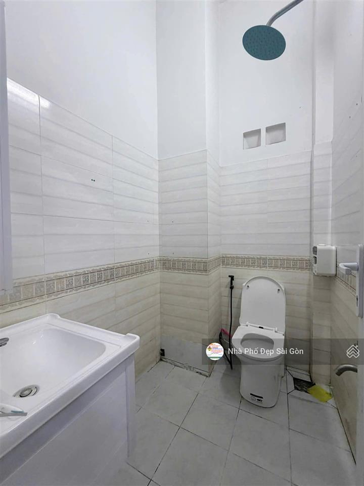 Bán nhà nguyễn hữu tiến, tân phú. dt 4x14m đúc 1 lầu  nhà sạch sẽ đẹp ở ngay. giá rẻ 5.5 tỷ