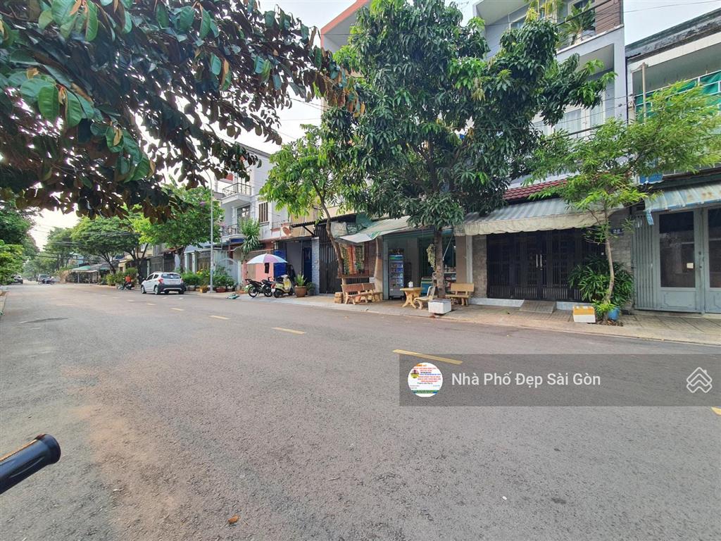 Gấp gấp giảm 2 tỷ còn 9.5 tỷ  bán nhà mt lê niệm  tân phú. dt 4x17  2 lầu  st giá quá tốt