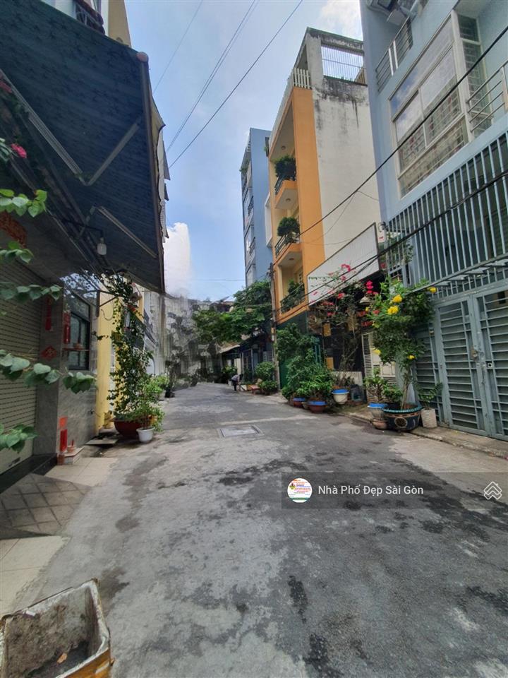 Cho thuê nhà hẻm xe hơi cộng hoà.dt 4.5x15.kc 1 trệt, 1 lửng, 3 lầu,st