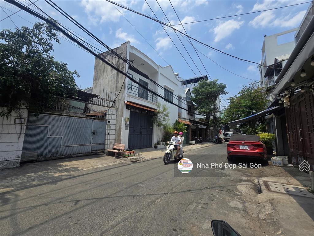 Cho thuê nhà hẻm 8m đường vườn lài  tân phú. dt 12x30 nở hậu 20m  dtsd 450m2