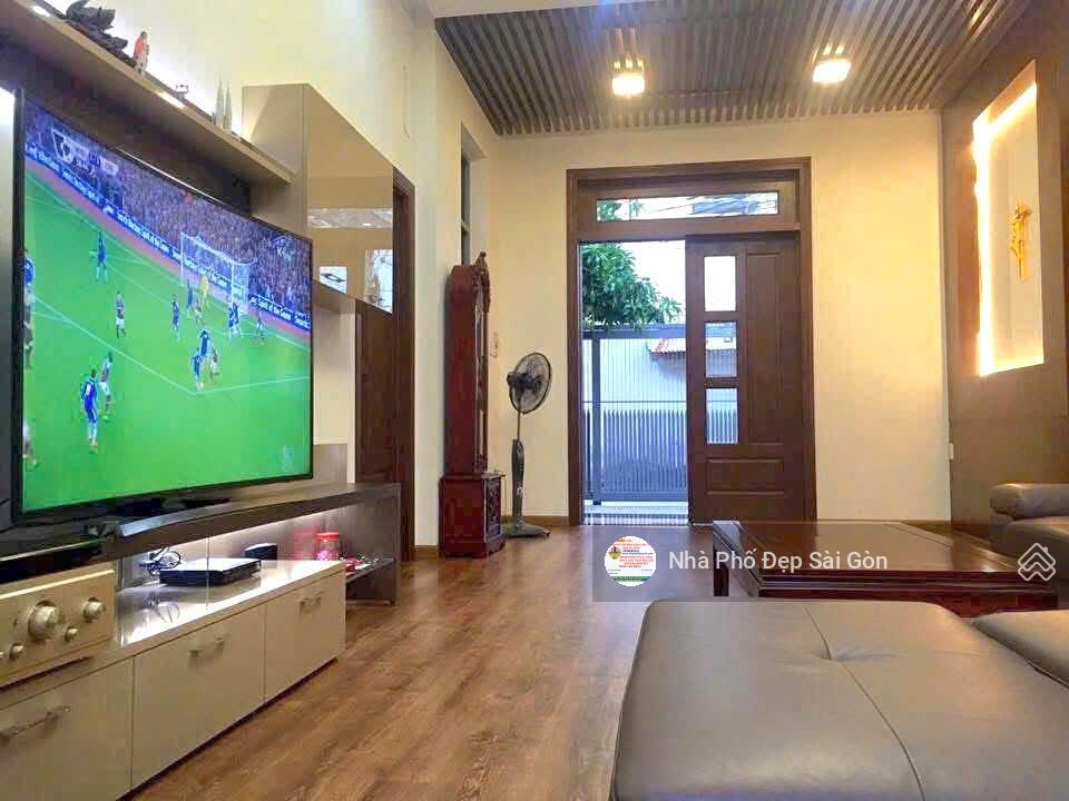 Siêu phẩm villa phố hxh lê thúc hoạch  tân phú. dt 12.1x19  dtcn 229m2  nhà còn khá mới ở ngay