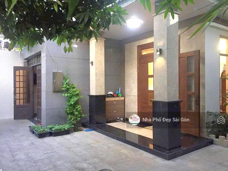 Siêu phẩm villa phố hxh lê thúc hoạch  tân phú. dt 12.1x19  dtcn 229m2  nhà còn khá mới ở ngay