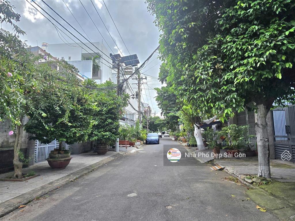 Siêu phẩm villa phố hxh lê thúc hoạch  tân phú. dt 12.1x19  dtcn 229m2  nhà còn khá mới ở ngay