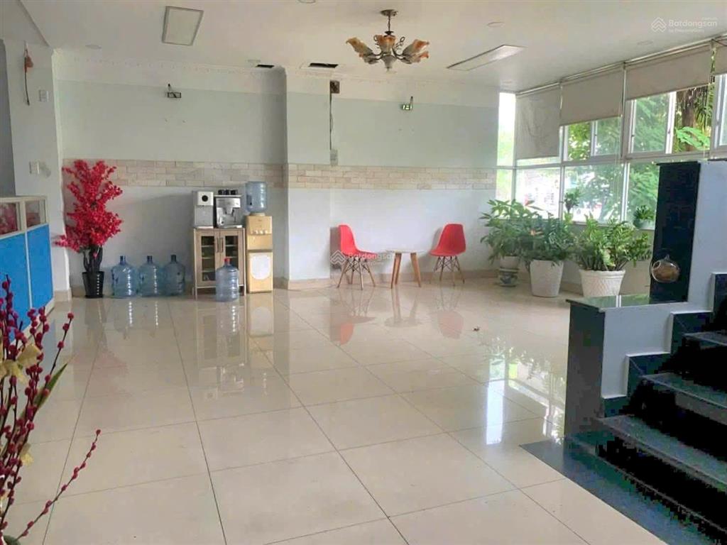 Cho cải tạo làm chdv  cho thuê tòa nhà 1400m2 sàn  đúc 5 tấm  trung tâm tân phú