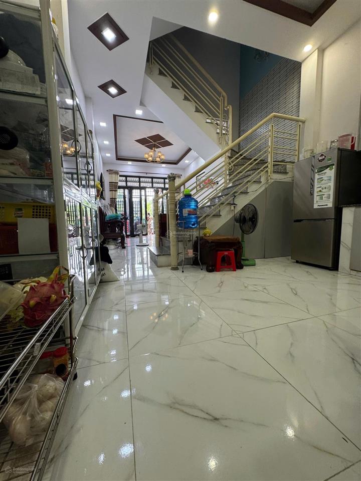 10 triệu/tháng  nhà 2 lầu 4 phòng ngủ 3wc nguyễn duy trinh cạnh chợ long trường