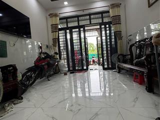 10 triệu/tháng  nhà 2 lầu 4 phòng ngủ 3wc nguyễn duy trinh cạnh chợ long trường