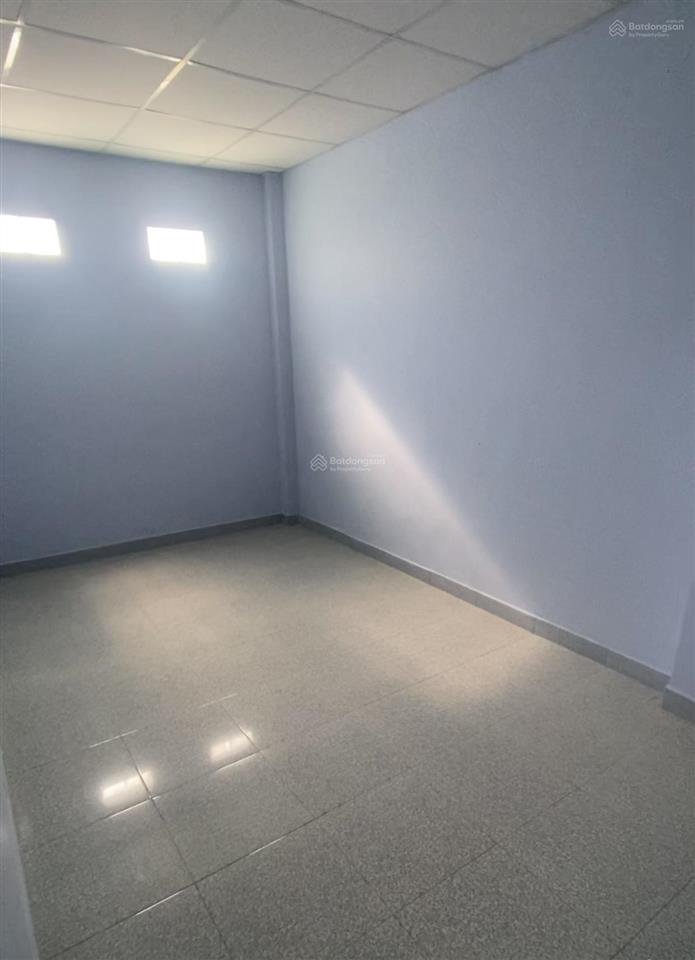 9 triệu/tháng  nhà (8 x 20m) 1 lầu 4 phòng ngủ 3wc sân rộng nguyễn duy trinh