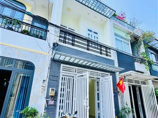 9 triệu/tháng  nhà sạch sẽ 2 lầu 3 phòng ngủ 4wc riêng nguyễn duy trinh cách 10p tới kcn cao , vin