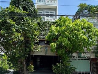 9.5 triệu/tháng  nhà có gara xe hơi 3 lầu 3 phòng ngủ có nội thất trường lưu gần chợ long trường