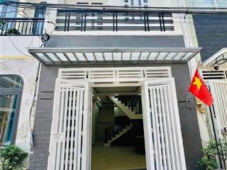 9 triệu/tháng  nhà 1 trệt 2 lầu 3 phòng ngủ 4wc riêng từng phòng nguyễn duy trinh,q.9