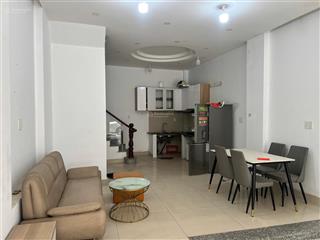 10 triệu/tháng  nhà full nội thất 1 trệt 2 lầu 1 tum sân thượng 4 phòng ngủ 4wc lã xuân oai