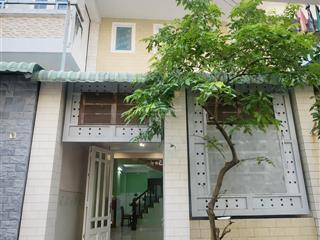 7.5 triệu/tháng  nhà 1 trệt 1 lầu sân thượng có 2 phòng ngủ 2wc đường 8 lò lu