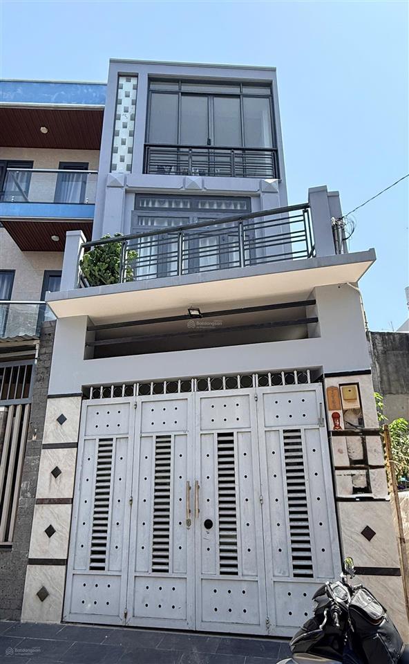 12 triệu/tháng  nhà sạch sẽ 2 lầu 3 phòng ngủ 4wc riêng gò cát, p.phú hữu gần quận 2