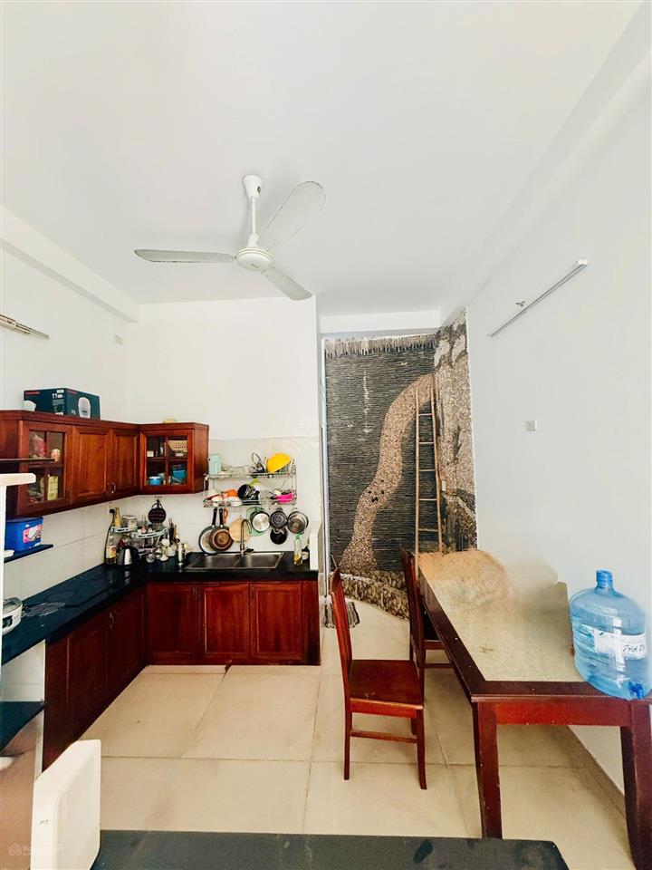 12 triệu/tháng  nhà sạch sẽ 2 lầu 3 phòng ngủ 4wc riêng gò cát, p.phú hữu gần quận 2