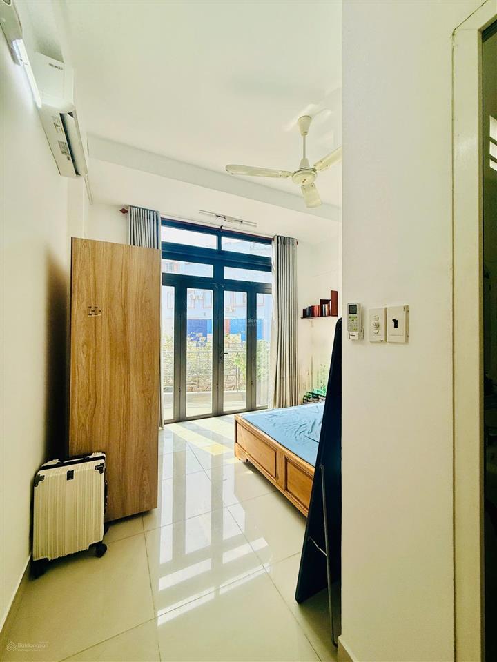 12 triệu/tháng  nhà sạch sẽ 2 lầu 3 phòng ngủ 4wc riêng gò cát, p.phú hữu gần quận 2