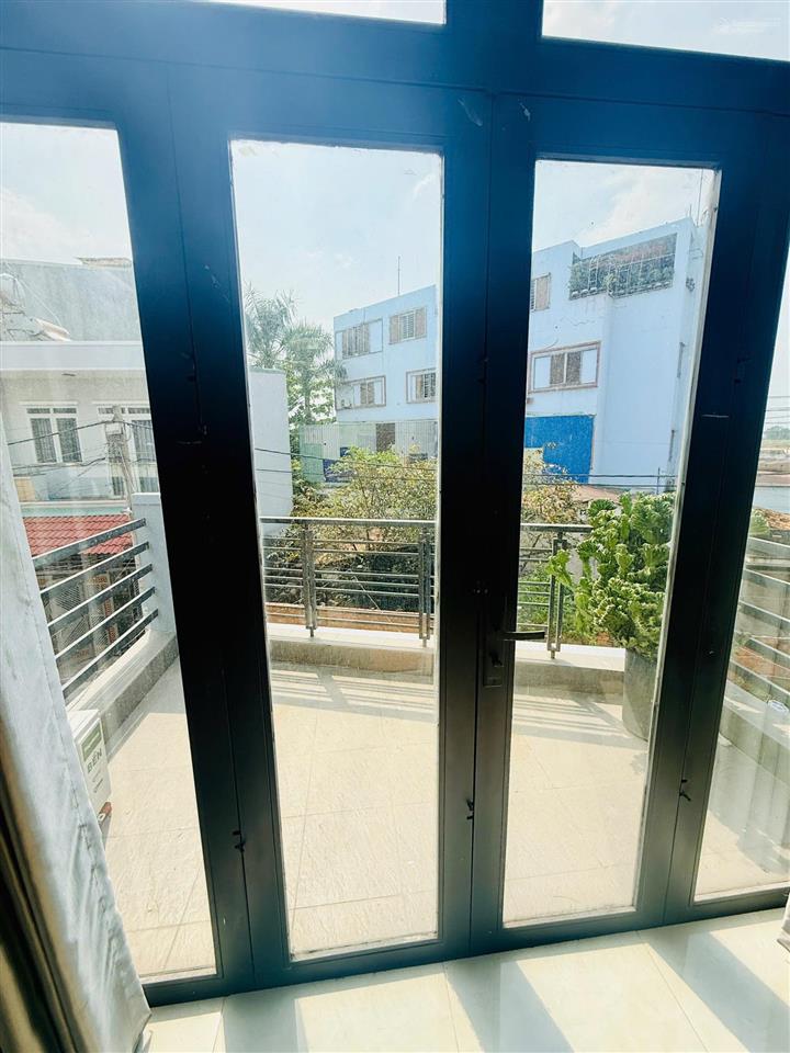 12 triệu/tháng  nhà sạch sẽ 2 lầu 3 phòng ngủ 4wc riêng gò cát, p.phú hữu gần quận 2