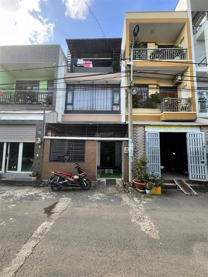 9 triệu/tháng  nhà 1 trệt 2 lầu 3 phòng ngủ 3wc đường xe hơi nguyễn duy trinh, q.9