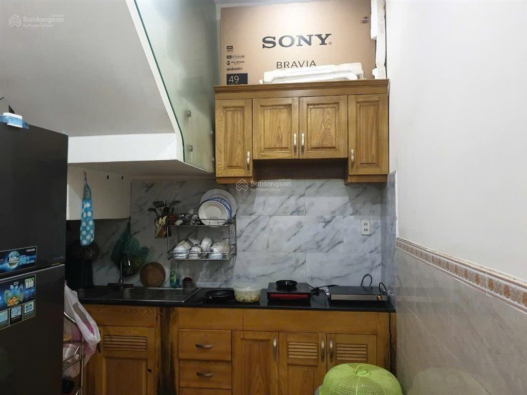 8 triệu/tháng  nhà 2 tầng 3 phòng ngủ hẻm xe hơi võ văn hát gần khu công nghệ cao   thành đông