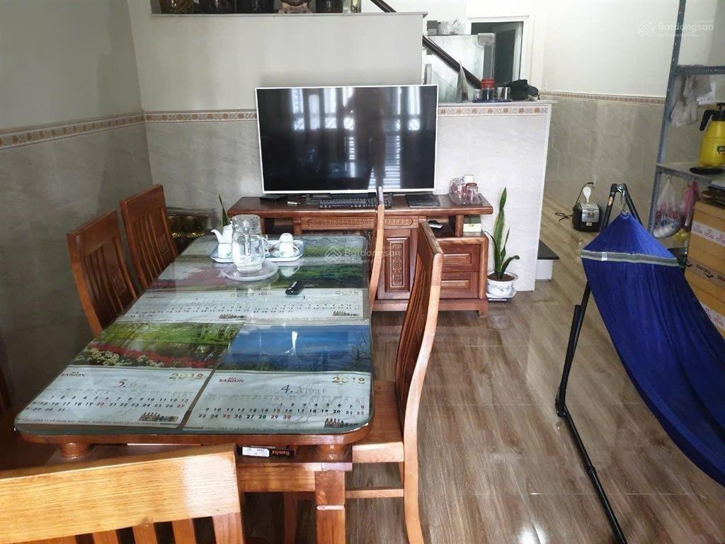 8 triệu/tháng  nhà 2 tầng 3 phòng ngủ hẻm xe hơi võ văn hát gần khu công nghệ cao   thành đông